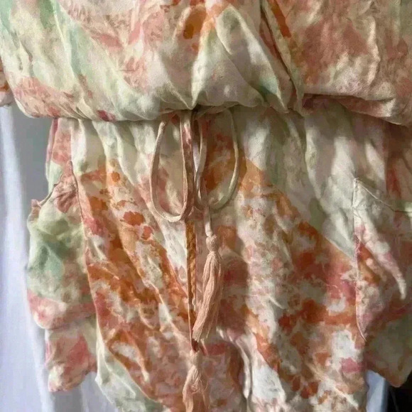 Fate Women’s Size L Romper. Lightweight. Coral Swirls. Tassels. 3” Inseam. Flowy - Picture 4 of 9